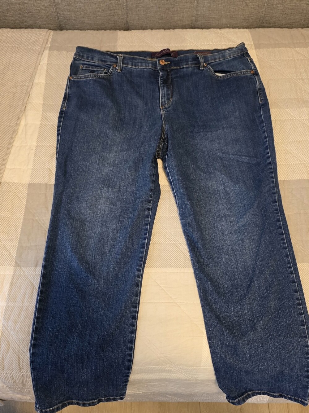 Gloria Vanderbilt Straight Leg Jeans